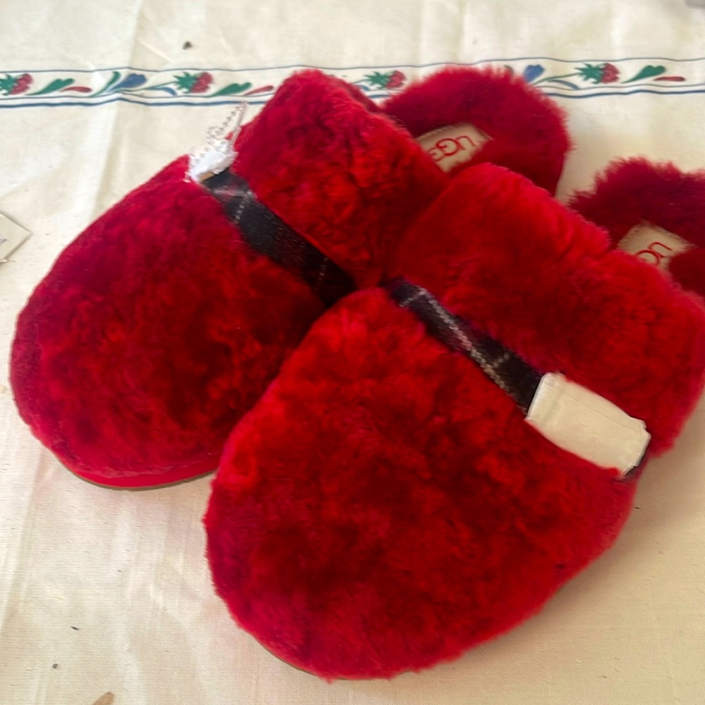 UGG's WOMAN'S SLIPPER